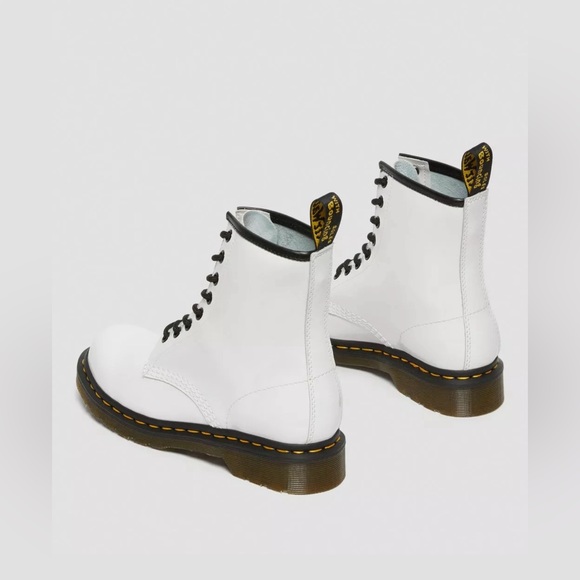 NWT 1460 WOMEN'S PATENT LEATHER LACE UP BOOTS - Picture 4 of 9